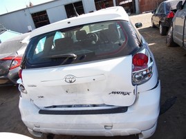 2005 Toyota Matrix White 1.8L AT #Z22040